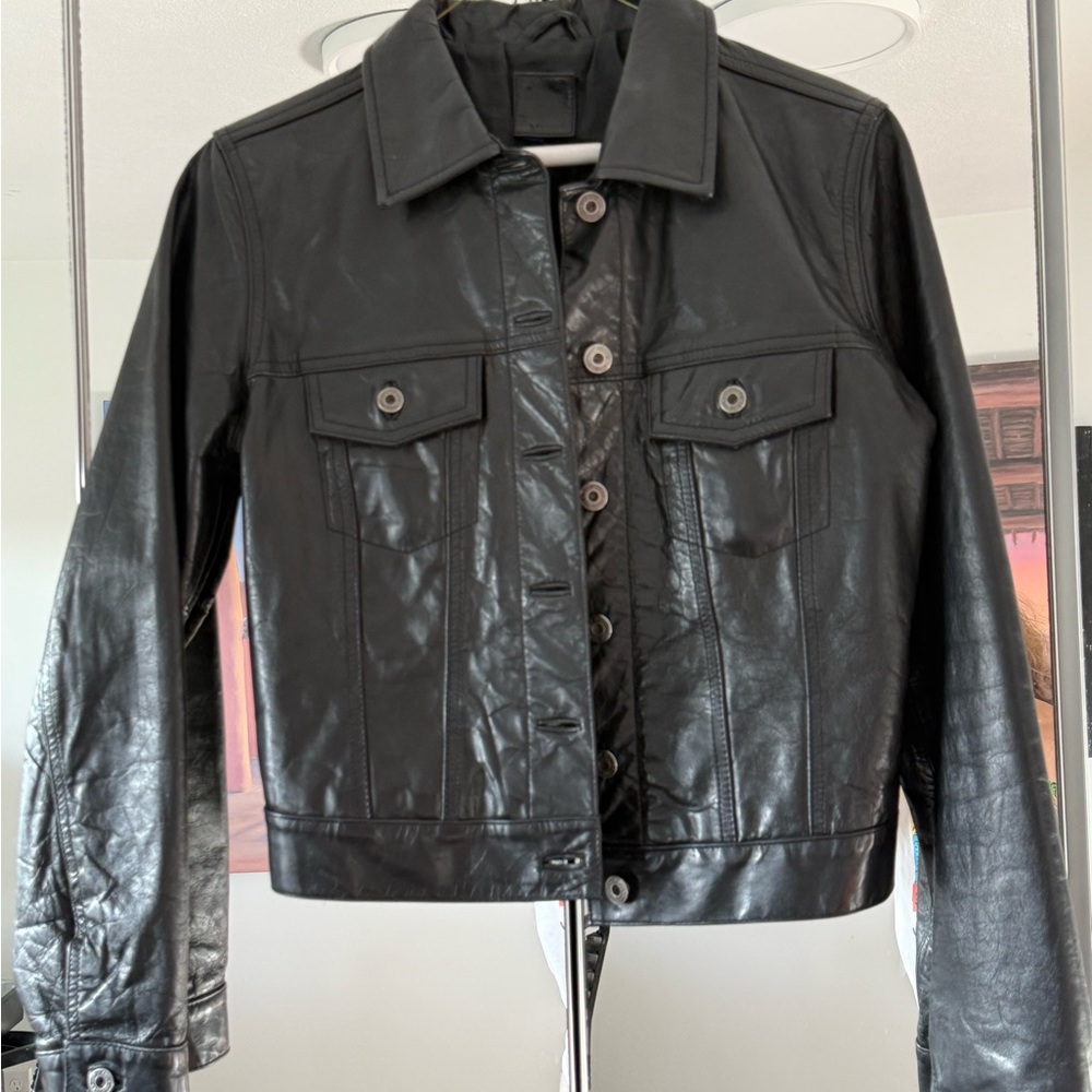 Vintage GAP Women's Black Leather Jacket - Picture 2 of 8
